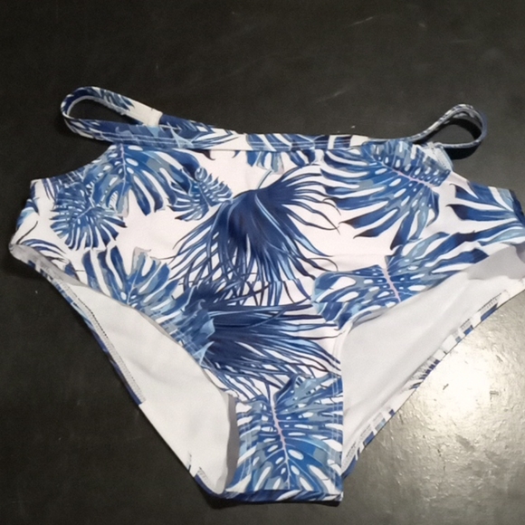 NWOT Swim Bottoms. XL - Picture 5 of 5